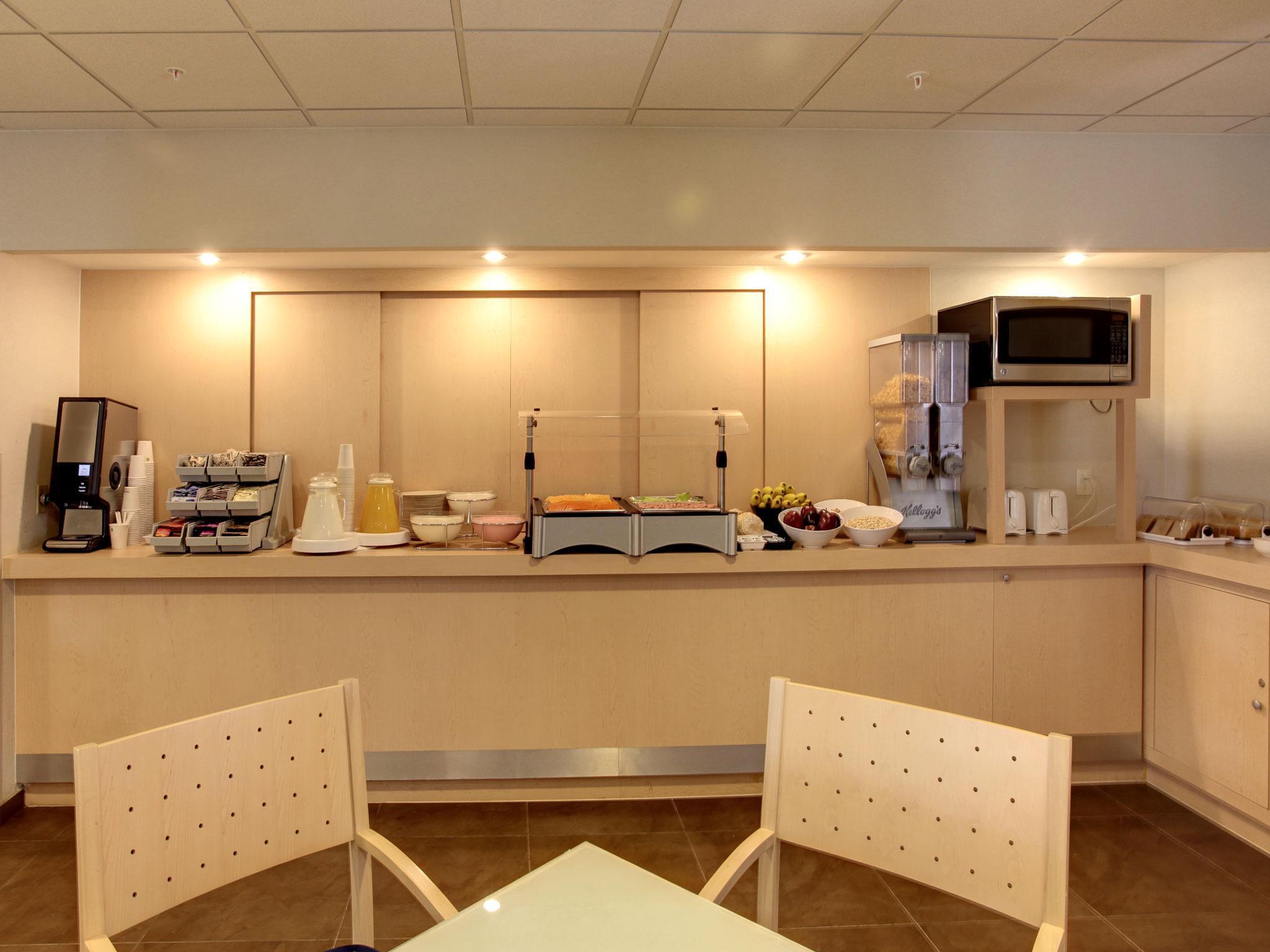 City Express Junior By Marriott Villahermosa Bagian luar foto