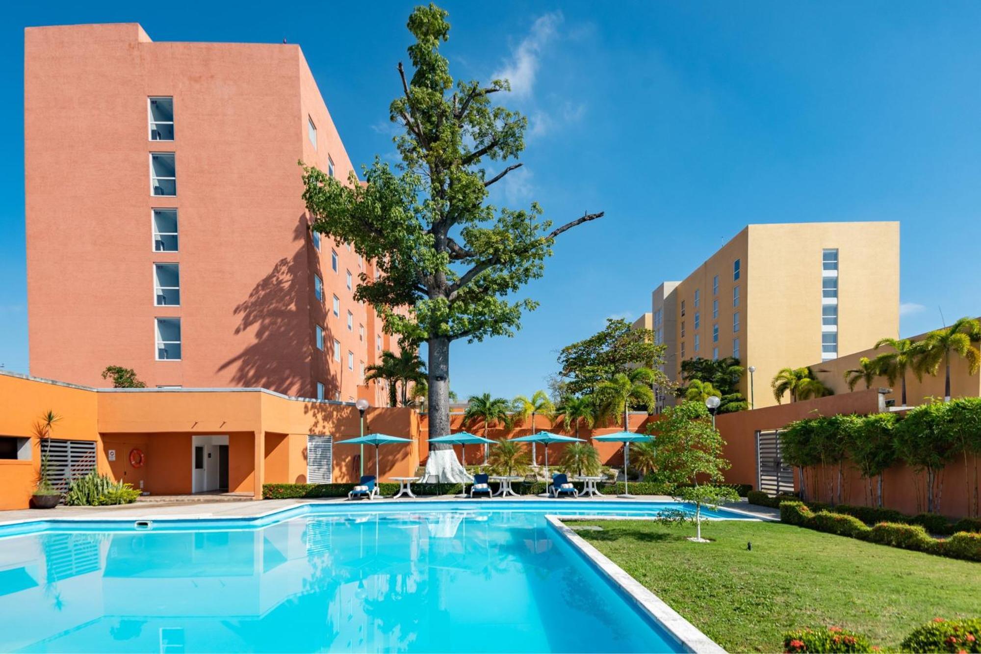 City Express Junior By Marriott Villahermosa Bagian luar foto