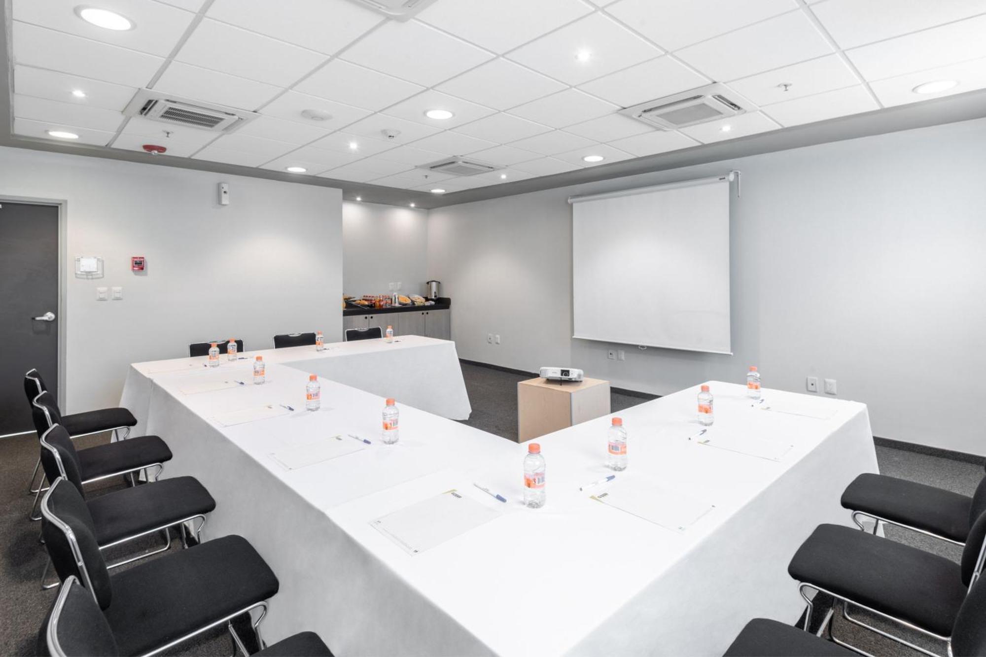 City Express Junior By Marriott Villahermosa Bagian luar foto