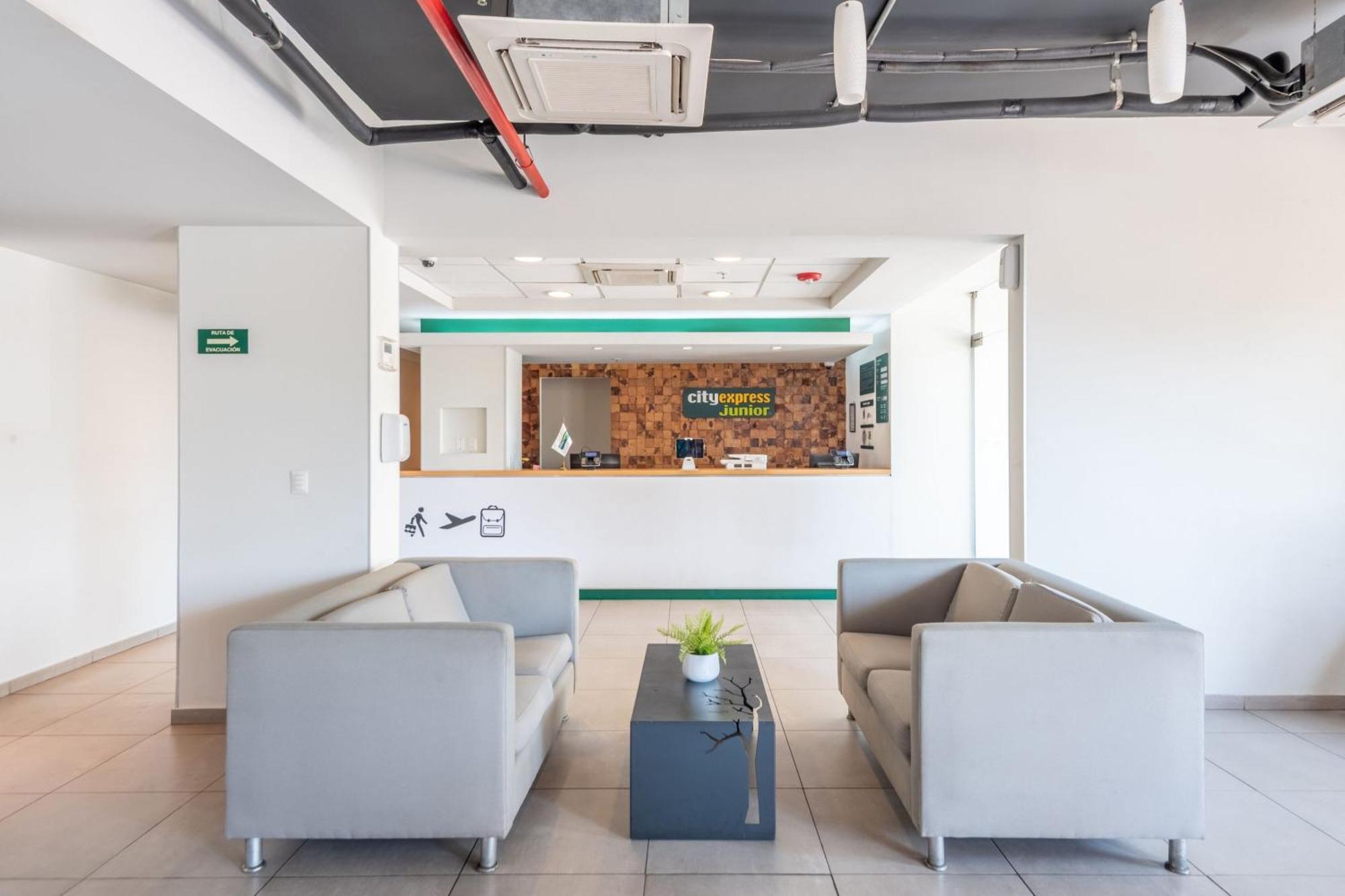 City Express Junior By Marriott Villahermosa Bagian luar foto