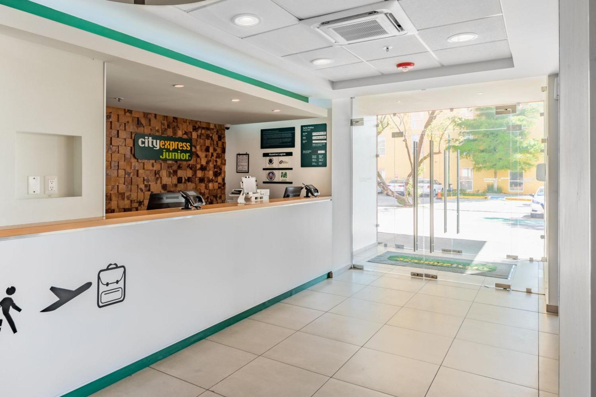 City Express Junior By Marriott Villahermosa Bagian luar foto