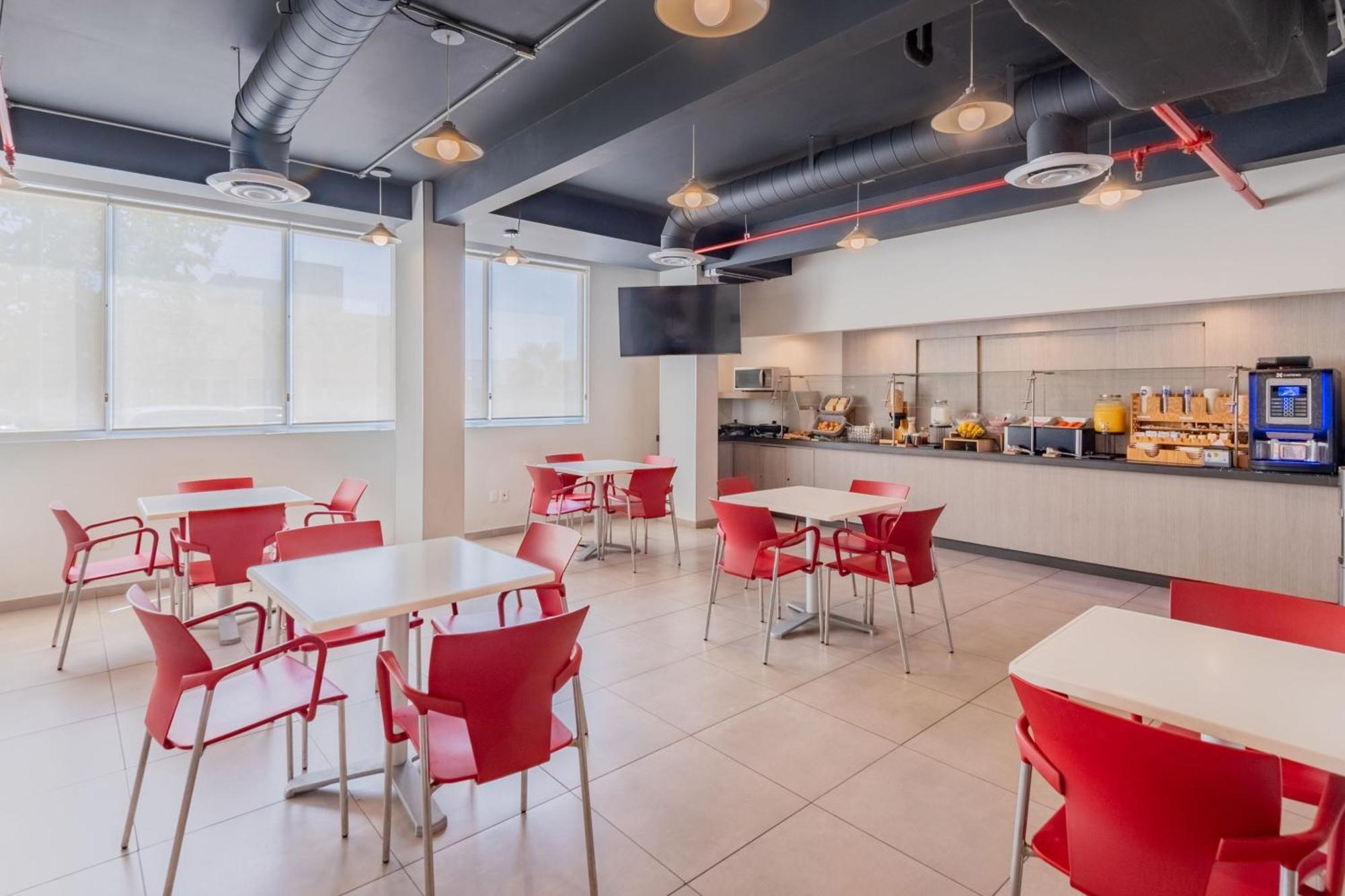 City Express Junior By Marriott Villahermosa Bagian luar foto