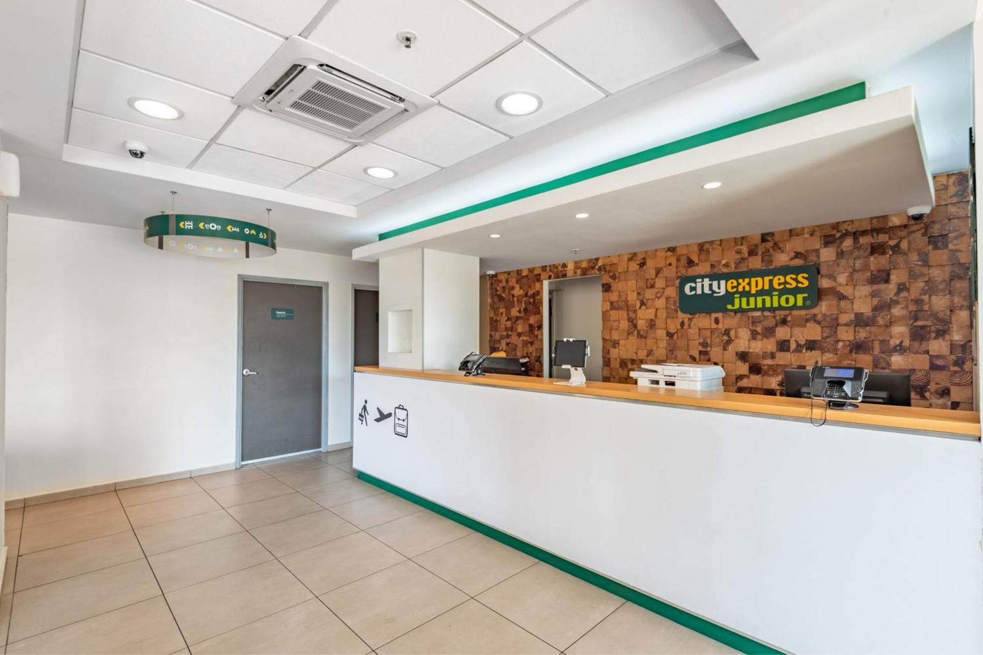 City Express Junior By Marriott Villahermosa Bagian luar foto